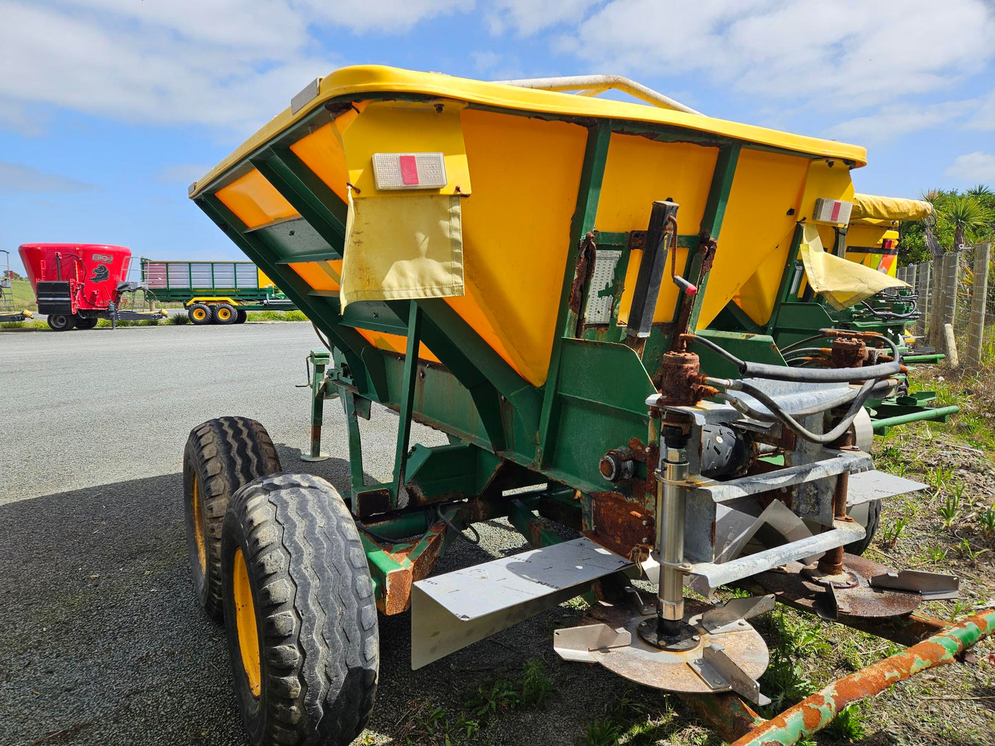 Used 4T Sam Fertiliser Spreader