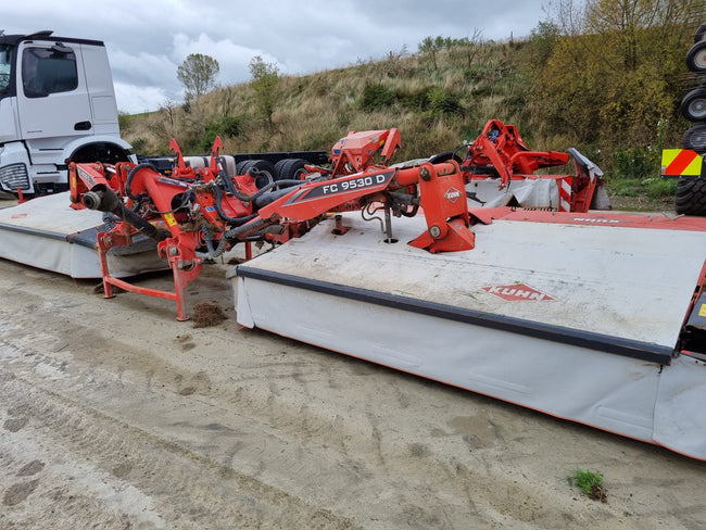 Used Kuhn Butterfly 9.5m Rear Mower