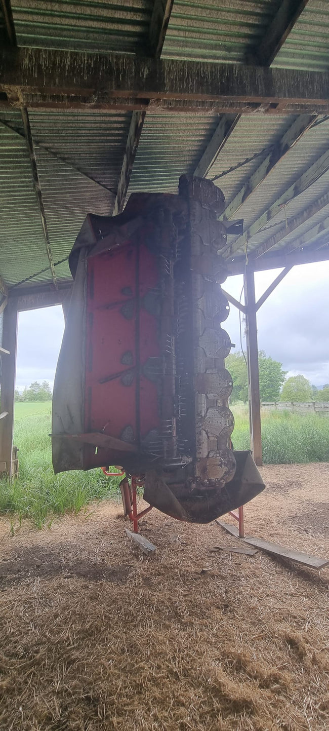 Used Kuhn Butterfly 9.5m Rear Mower