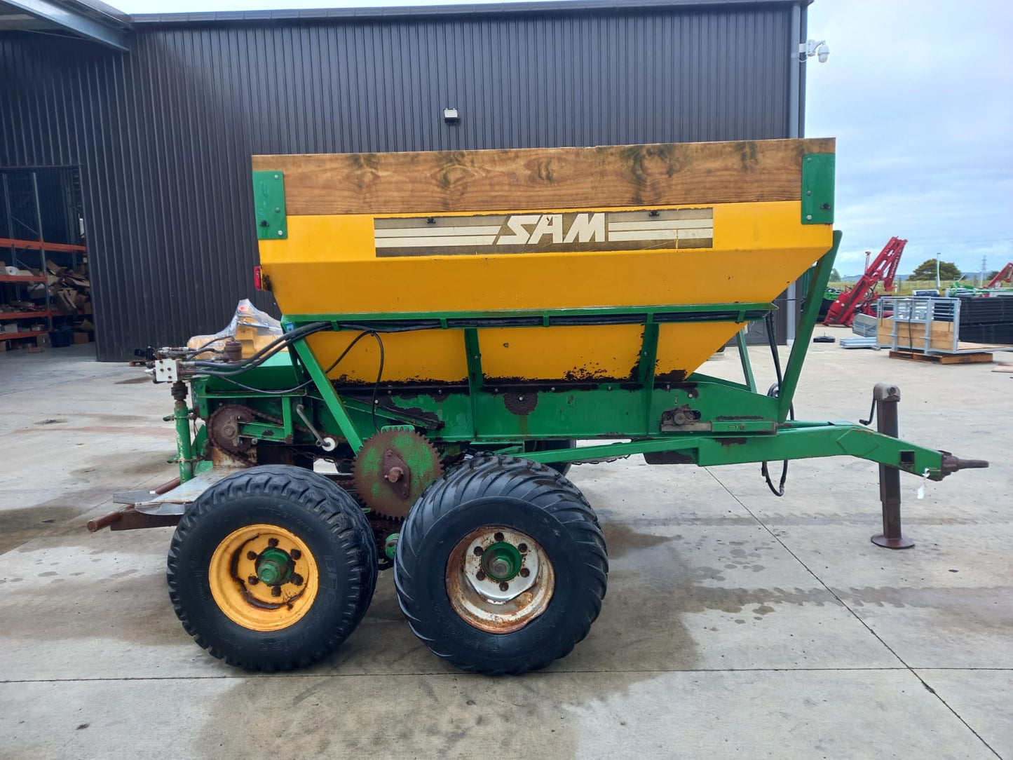 Used 2001 Sam Steel Bin Spreader $1 Reserve