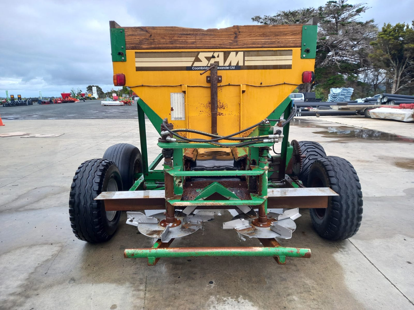 Used 2001 Sam Steel Bin Spreader $1 Reserve