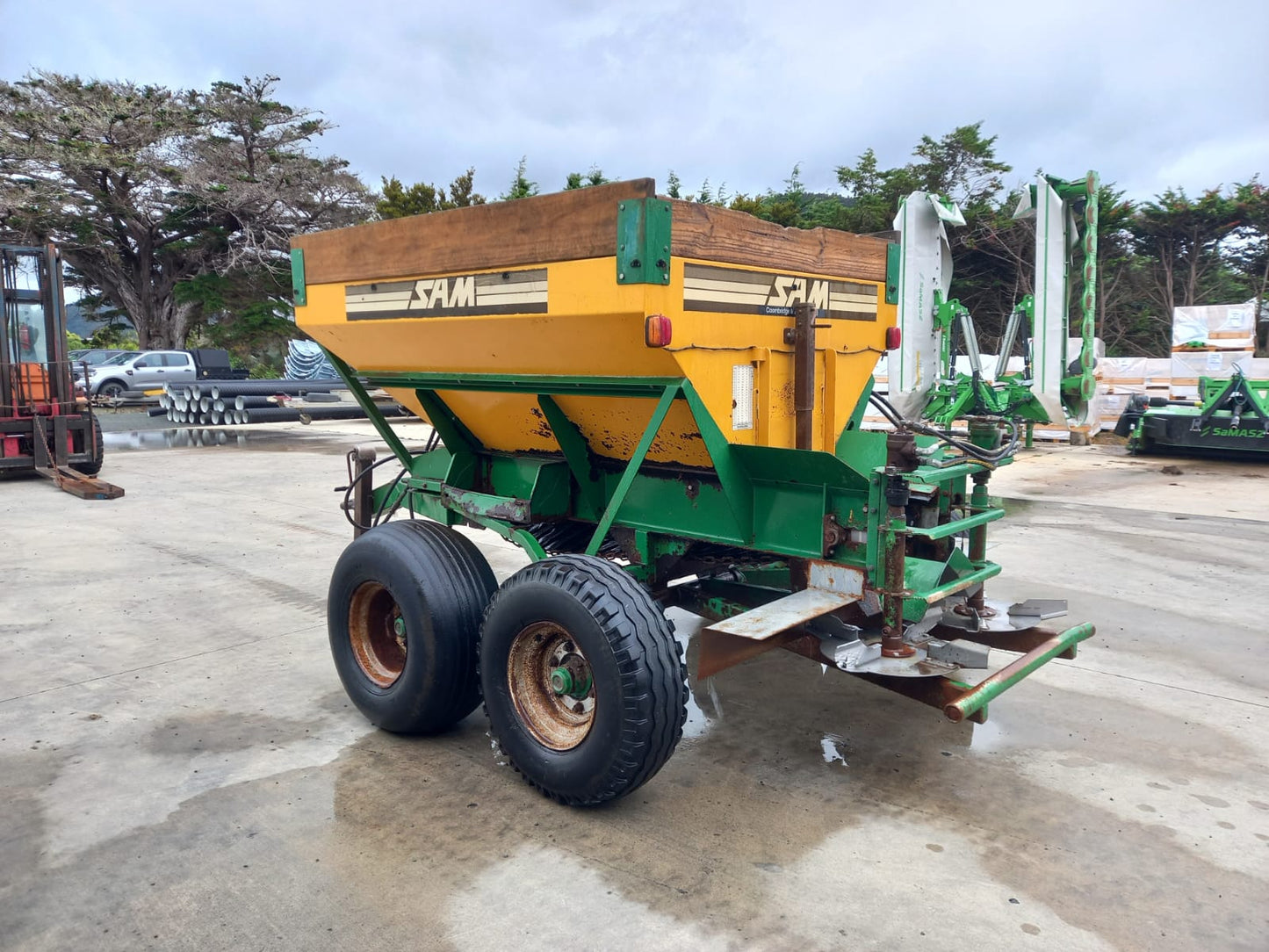 Used 2001 Sam Steel Bin Spreader $1 Reserve